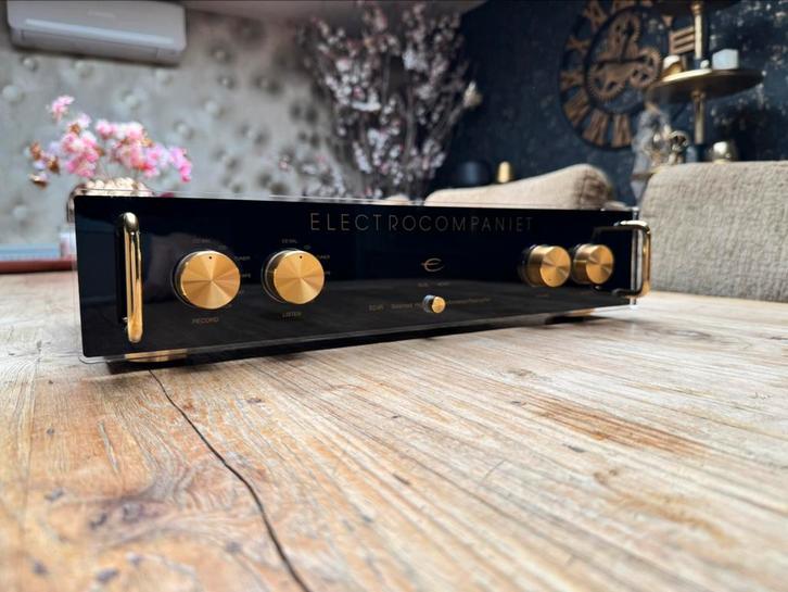 Mooie Electrocompaniet EC4R Voorversterker / Pre-amplifier, Audio, Tv en Foto, Versterkers en Receivers, Zo goed als nieuw, Stereo