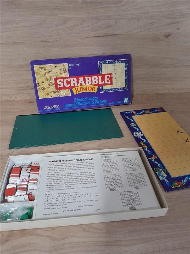 Scrabble junior - s3145, Hobby en Vrije tijd, Gezelschapsspellen | Bordspellen, Zo goed als nieuw, Ophalen of Verzenden