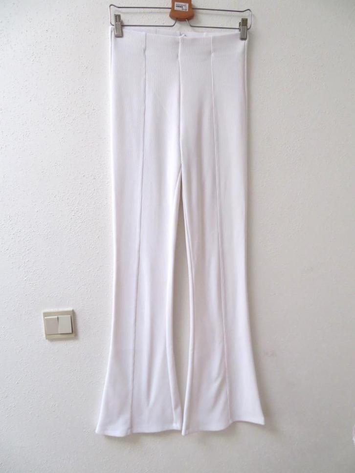 J44 FB SISTER flared stretch jegging broek wit M = 36, Kleding | Dames, Broeken en Pantalons, Nieuw, Maat 36 (S), Wit, Lang, Ophalen of Verzenden