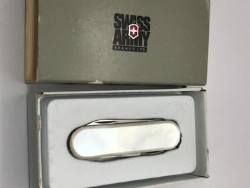 Vintage Original Pre-1975 Victorinox Bijou Mother Of Pearl S beschikbaar voor biedingen