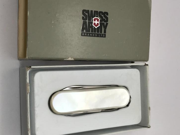 Vintage Original Pre-1975 Victorinox Bijou Mother Of Pearl S, Caravans en Kamperen, Kampeergereedschap, Zo goed als nieuw, Verzenden