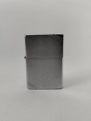Zippo Vintage Brushed Chrome beschikbaar voor biedingen