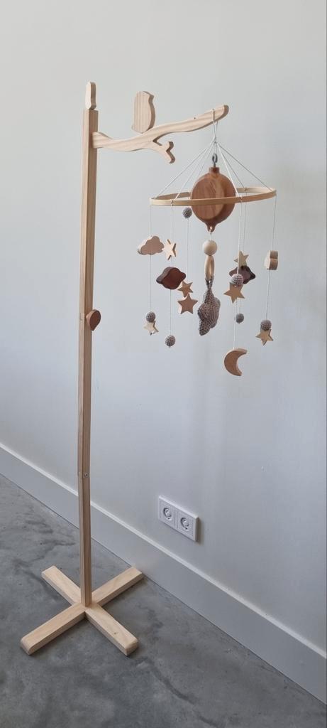Houten standaard met hout/grijs mobiel en muziekdoos, Kinderen en Baby's, Kinderkamer | Overige Meubels, Zo goed als nieuw, Ophalen of Verzenden