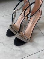 Zwarte lak hakjes met "diamantjes" maat 41, Ophalen of Verzenden, Zo goed als nieuw, Zwart