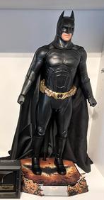 batman begins dark knight rises 1:4 1/4 scale hot toys QS009, Ophalen of Verzenden, Zo goed als nieuw, Film, Actiefiguur of Pop