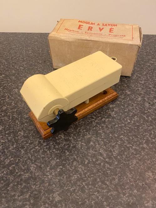 50er jaren zeep rasp - dispenser wand object - Nieuwstaat., Verzamelen, Retro, Ophalen of Verzenden