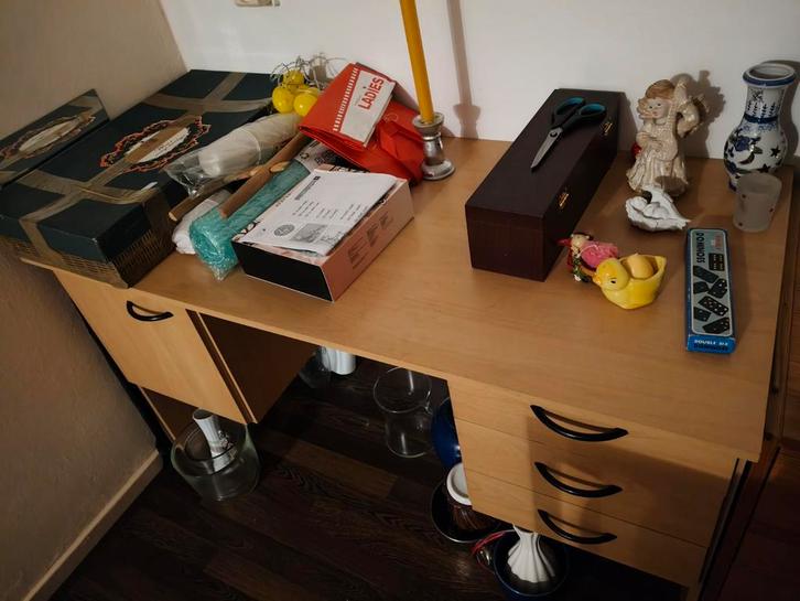 Mooi bureau, Huis en Inrichting, Bureaus, Zo goed als nieuw, Ophalen