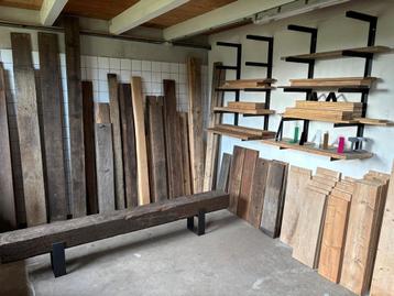 Stoere wandplanken van gebruikt hout + metalen dragers
 beschikbaar voor biedingen