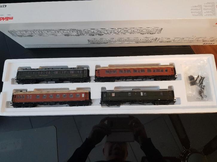 Märklin 42757 4-delige wagonset van Mitropa met verlichting, Hobby en Vrije tijd, Modeltreinen | H0, Nieuw, Treinset, Wisselstroom