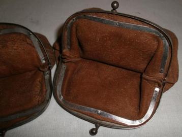 2 Oude lederen beursjes beschikbaar voor biedingen