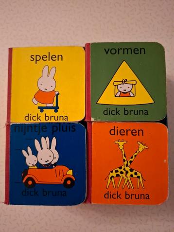 4 Nijntje blokboekjes in geschenkdoos beschikbaar voor biedingen