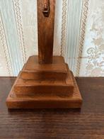 Houten Kruisbeeld met Corpus, Ophalen