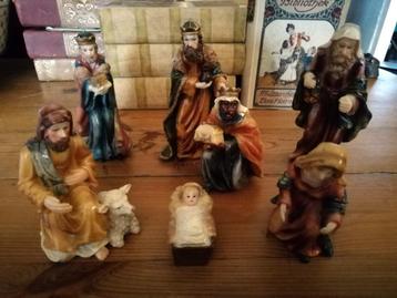 Kerst Kerststal 7 beeldjes in doos geglazuurd polystone beschikbaar voor biedingen