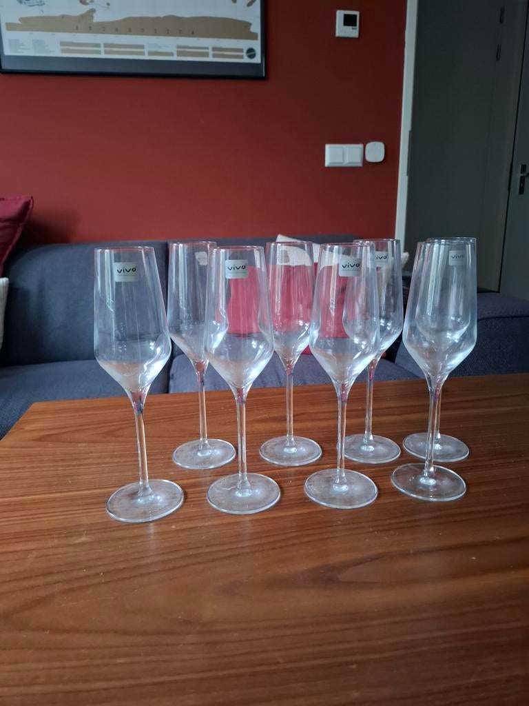 Set van 8 Vivo wijnglazen (champagne) - Zo goed als nieuw, Ophalen of Verzenden, Zo goed als nieuw