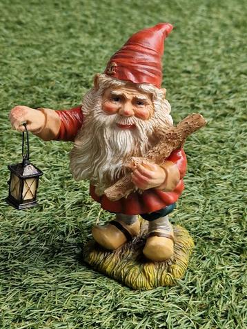 Tuinkabouter met lantaarn beeld - Dwarphy herfstdecoratie  beschikbaar voor biedingen