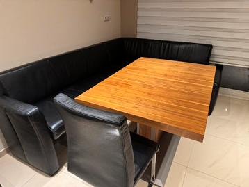 Complete Leren Eethoek met Massief Houten Tafel beschikbaar voor biedingen