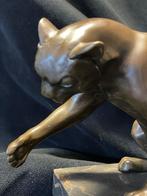 Zittende Poes op natuurstenen sokkel.Brons/Bronzen, Antiek en Kunst, Kunst | Beelden en Houtsnijwerken, Ophalen of Verzenden