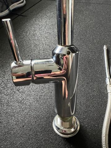 Chroom keukenkraan beschikbaar voor biedingen