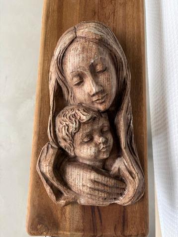 Maria met Kind Houten Beeld beschikbaar voor biedingen