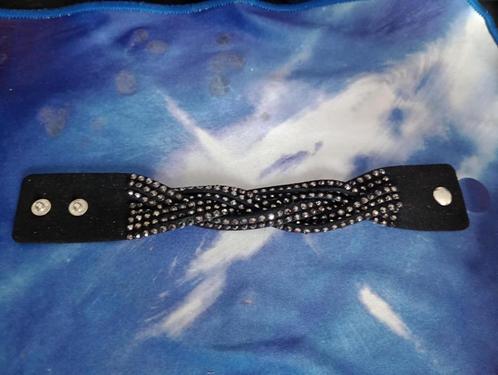 Zwarte Softlederen studs armband (Size: 18/21cm), Sieraden, Tassen en Uiterlijk, Armbanden, Nieuw, Leer, Zwart, Verzenden