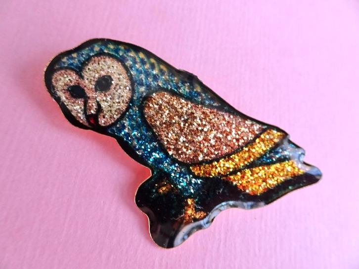 jwg Vintage 70s uil uiltje broche goud klr glitter gekleurd, Sieraden, Tassen en Uiterlijk, Broches, Zo goed als nieuw, Overige materialen