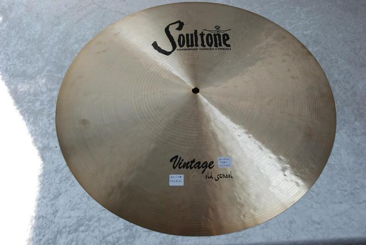 NIEUW!  Soultone Vintage old school clean flat ride 2206gr, Muziek en Instrumenten, Instrumenten | Onderdelen, Nieuw, Drums of Percussie