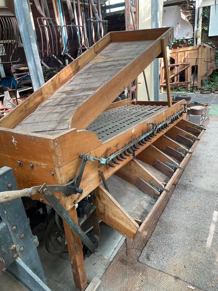 Tomaten sorteerder | hobbelsorteerder | Brinkman | tomaat, Antiek en Kunst, Antiek | Gereedschap en Instrumenten, Ophalen