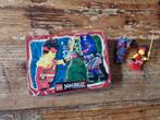 Lego Ninjago blik limited edition box met 2 poppetjes, Ophalen of Verzenden, Zo goed als nieuw