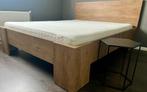 Houten bedframe met IKEA Matrand, Huis en Inrichting, Slaapkamer | Bedden, Ophalen, Gebruikt, Bruin, Tweepersoons
