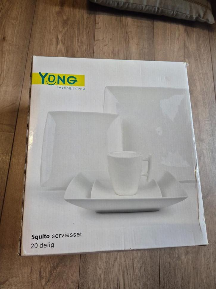 Nieuw serviesset 20-delig Squito, Huis en Inrichting, Keuken | Servies, Nieuw, Compleet servies, Overige stijlen, Aardewerk, Ophalen of Verzenden