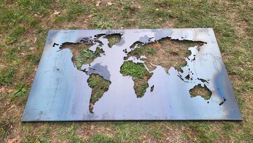 Grote wereldkaart van cortenstaal 140x80 cm nu  €85.00!!, Huis en Inrichting, Woonaccessoires | Wanddecoraties, Gebruikt, Ophalen