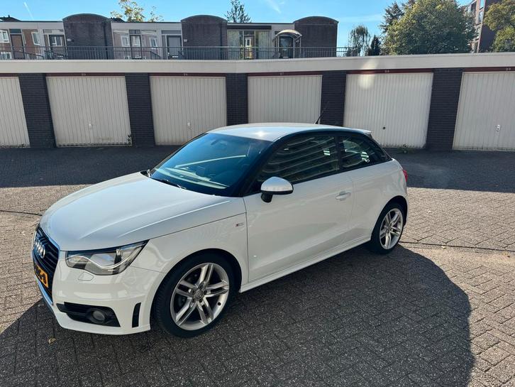 Audi A1 1.2 Tfsi 63KW 2012 Wit, Auto's, Audi, Particulier, A1, Airbags, Airconditioning, Alarm, Bluetooth, Centrale vergrendeling