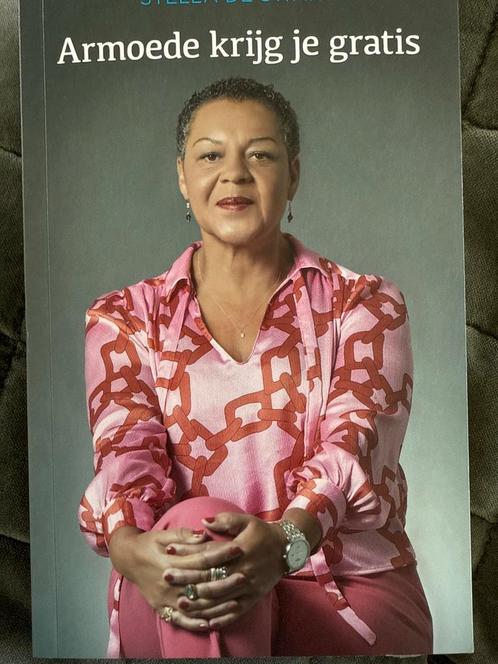 Armoede krijg je gratis - Stella de Swart, Boeken, Biografieën, Zo goed als nieuw, Politiek, Ophalen of Verzenden