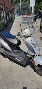 Kymco 50, Fietsen en Brommers, Scooters | Kymco, Ophalen, Zo goed als nieuw, Benzine, Agility