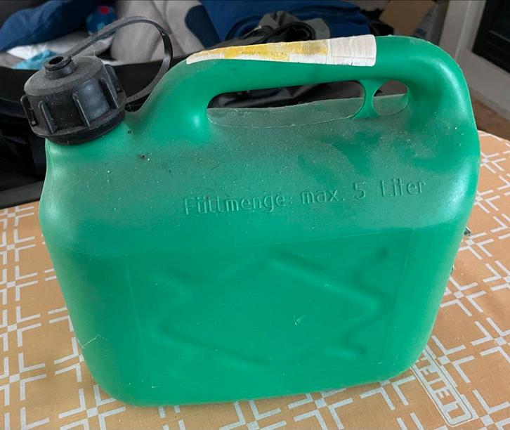 Groene Jerrycan 5 Liter - Zo goed als nieuw, Auto diversen, Auto-accessoires, Zo goed als nieuw, Ophalen of Verzenden
