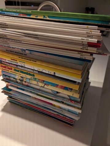 Donald Duck, junior, extra, vakantie boeken, grote stapel  beschikbaar voor biedingen
