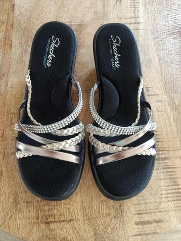 Skechers sandalen met hak maat 41 ZGAN zilver beschikbaar voor biedingen