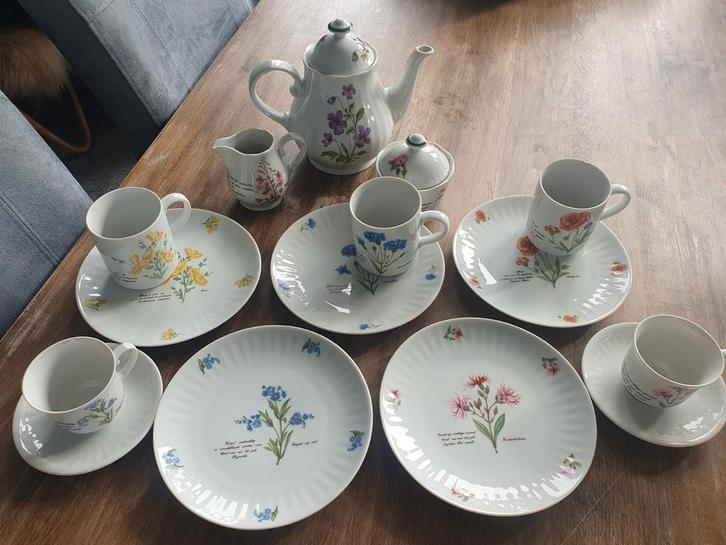 Libelle ontbijtservies, Huis en Inrichting, Keuken | Servies, Zo goed als nieuw, Compleet servies, Overige stijlen, Porselein