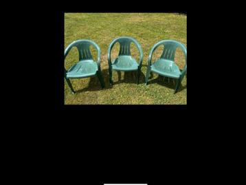 4 Stapelbare Tuinstoelen - Zo Goed Als Nieuw! beschikbaar voor biedingen