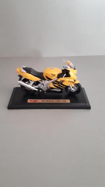 Motor kleur geel Honda MaiSto Honda CBR 600F4 Op Plateau beschikbaar voor biedingen