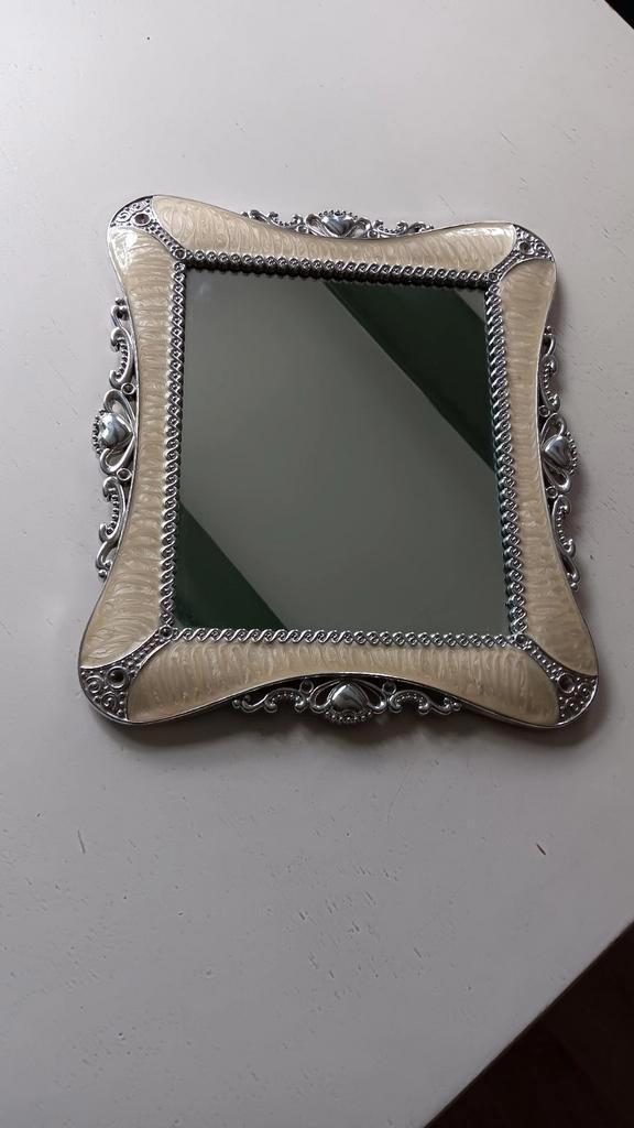 Spiegel met rand van parelmoer en zilverkleurige rand., Huis en Inrichting, Woonaccessoires | Spiegels, Gebruikt, Minder dan 50 cm