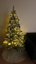 Kerstboom met sneeuw 1,50m, Diversen, Kerst, Ophalen, Zo goed als nieuw