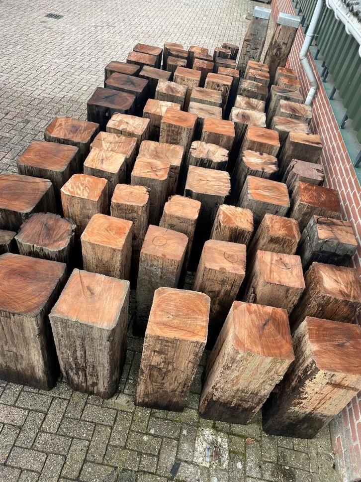 80 stuks houten sokkels / zuilen / meerpalen, Huis en Inrichting, Woonaccessoires | Zuilen en Pilaren, Nieuw, Ophalen