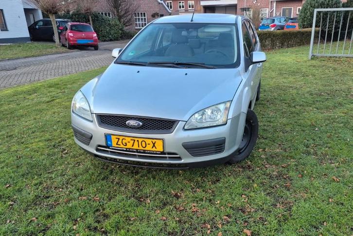 Ford Focus 1.6 74KW Wagon 2007 Grijs, Auto's, Ford, Particulier, Focus, Benzine, B, Stationwagon, Handgeschakeld, Geïmporteerd