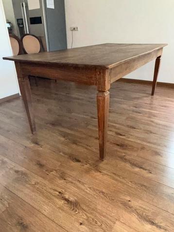 Prachtige robuuste houten eettafel – massief en karaktervol beschikbaar voor biedingen