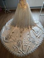 Trouwjurk XS/S, Ophalen, Zo goed als nieuw, Wit, Trouwjurk