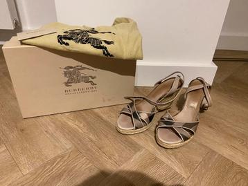 Mooie sandalen van Burberry! beschikbaar voor biedingen