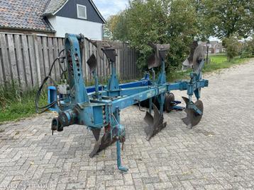överum 3 schaar ploeg met voornpakker beschikbaar voor biedingen
