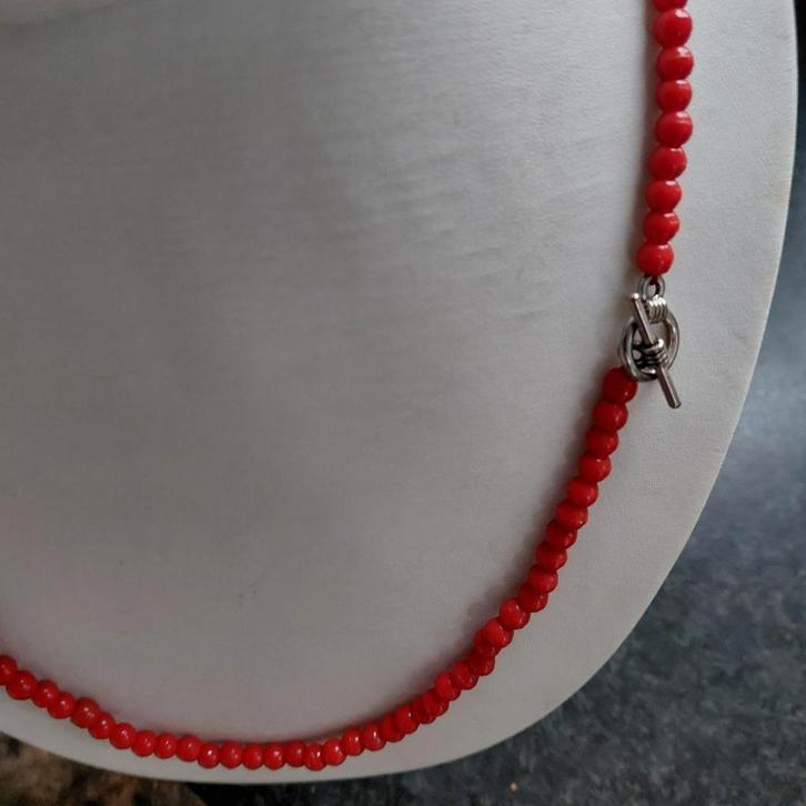 KOOPJE!!  imitatie bloedkoraal ketting,zilver, Sieraden, Tassen en Uiterlijk, Kettingen, Zo goed als nieuw, Steen of Mineraal