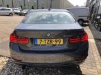 BMW 3-serie 320i 170PK HE SPORT : LEER/CLIMA/PDC/ PDC/S&S/ME, Achterwielaandrijving, 4 cilinders, Handgeschakeld, 19 km/l